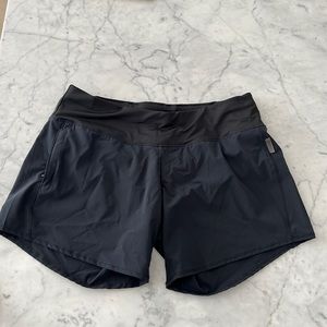 Oiselle run shorts size 4